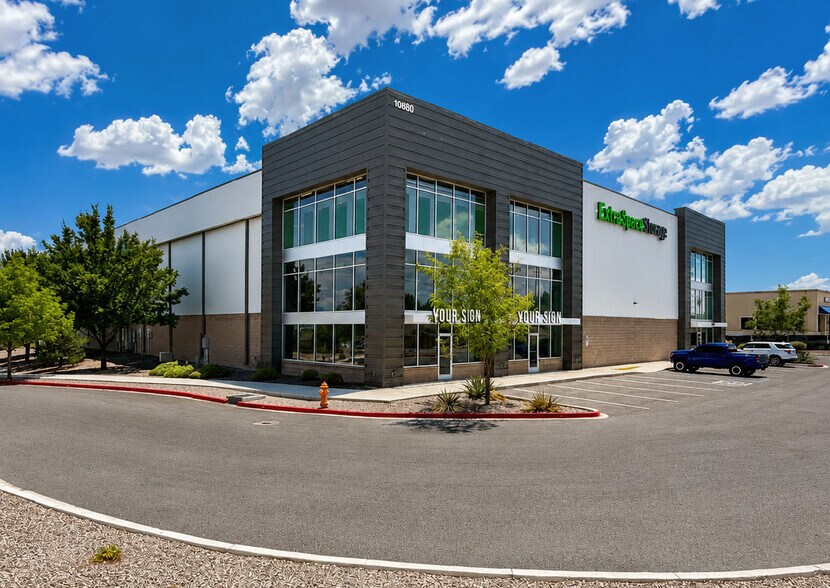 More Photos Of 10880 Unser Blvd NW, Albuquerque Self Storage For Lease
