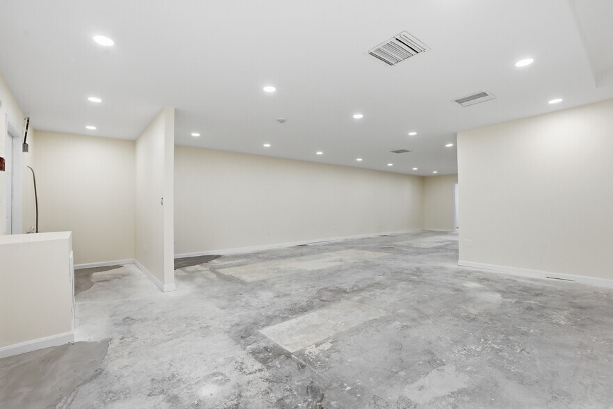More Photos Of 270 Littleton Rd, Westford Office For Lease