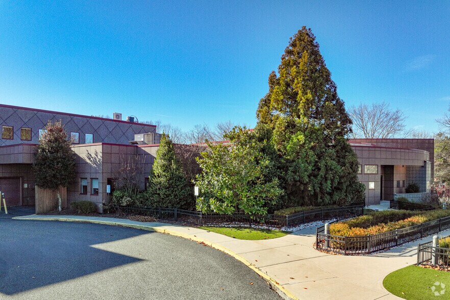 More Photos Of 197 Hance Ave, Tinton Falls Medical For Sale