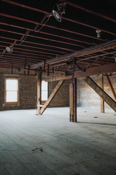 More Photos Of 32 Chambers St, Newburgh Light Manufacturing For Sale