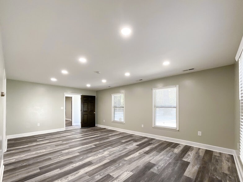 More Photos Of 1804 Lucas Ln, Charlotte Industrial For Lease