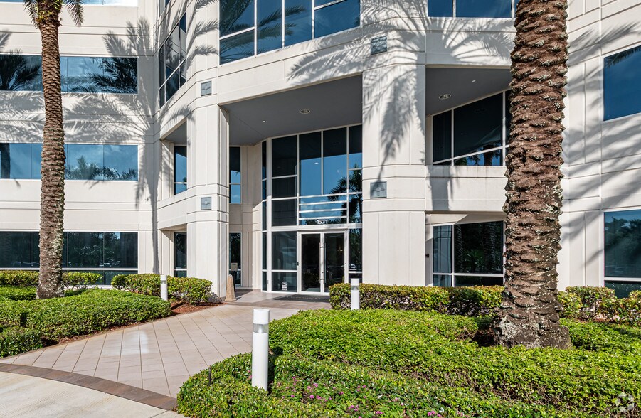 More Photos Of 1571 Sawgrass Corporate Pky, Sunrise Office For Lease
