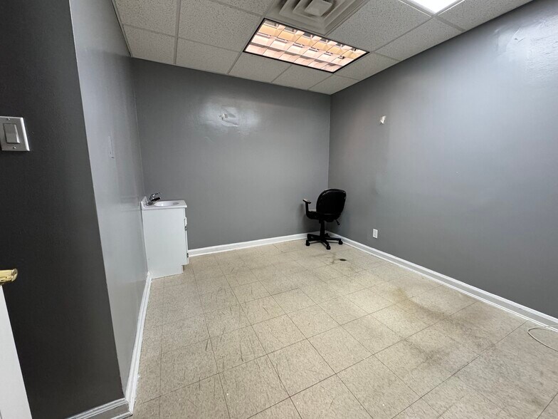 More Photos Of 2912 Avenue X, Brooklyn Medical For Sale