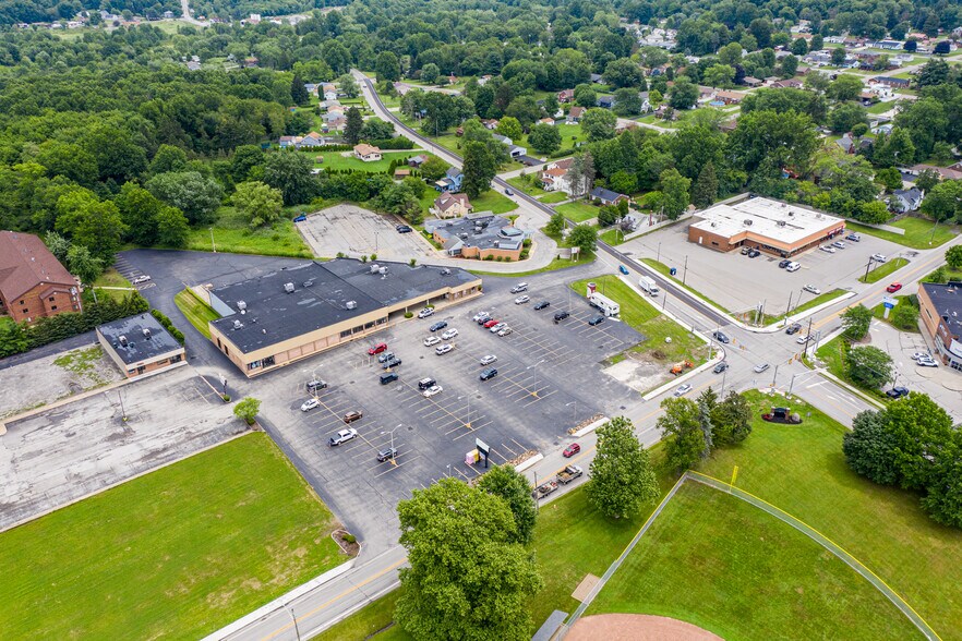 More Photos Of 823-829 Sharon New Castle Rd, Farrell Storefront Retail Office For Lease