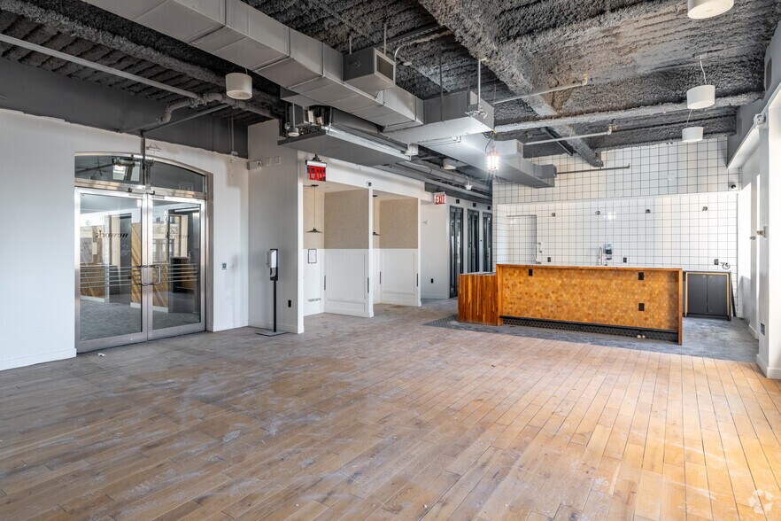 More Photos Of 195 Montague St, Brooklyn Office For Lease