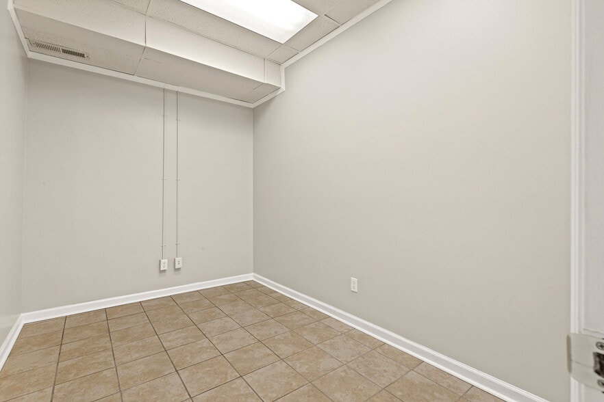 More Photos Of 150 N Steele St, Sanford Office For Sale