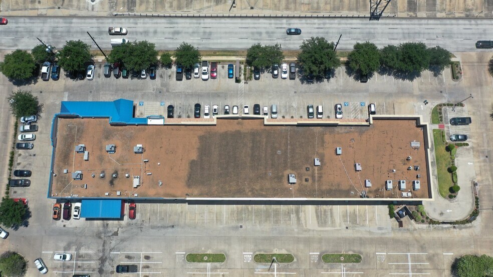 More Photos Of 9370-9380 W Sam Houston Pky S, Houston Unknown For Lease