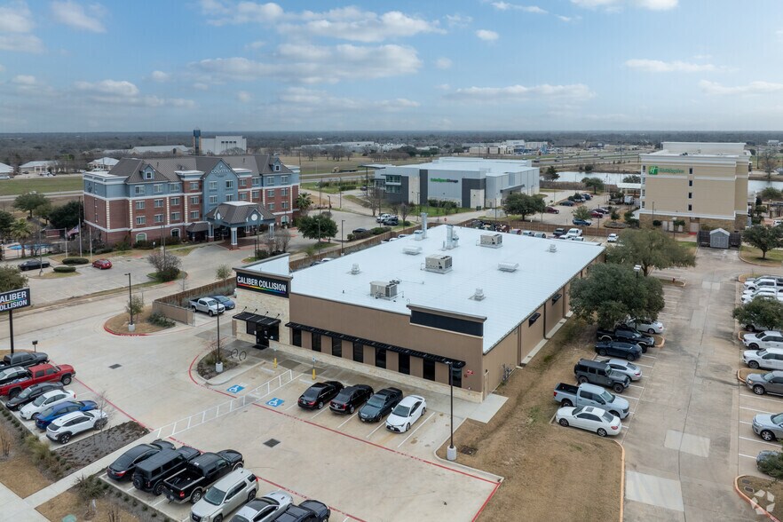 More Photos Of 1002 Southwest Pky E, College Station Auto Repair For Sale