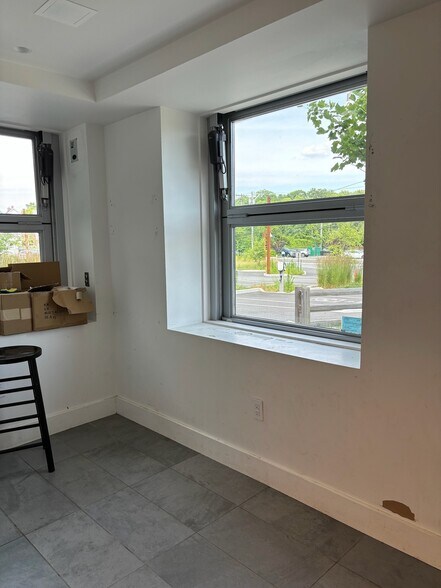 More Photos Of 600 E Putnam Ave, Cos Cob Freestanding For Lease