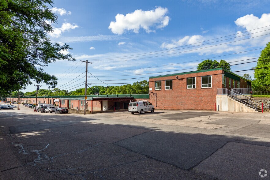 More Photos Of 105 Commerce Way, Dedham Warehouse For Lease