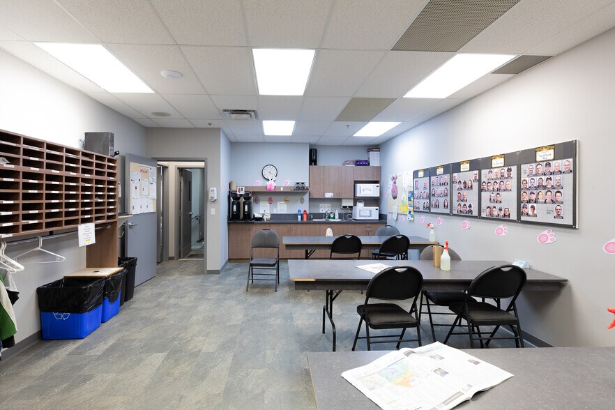 More Photos Of 30781 Simpson Rd, Abbotsford Warehouse For Lease