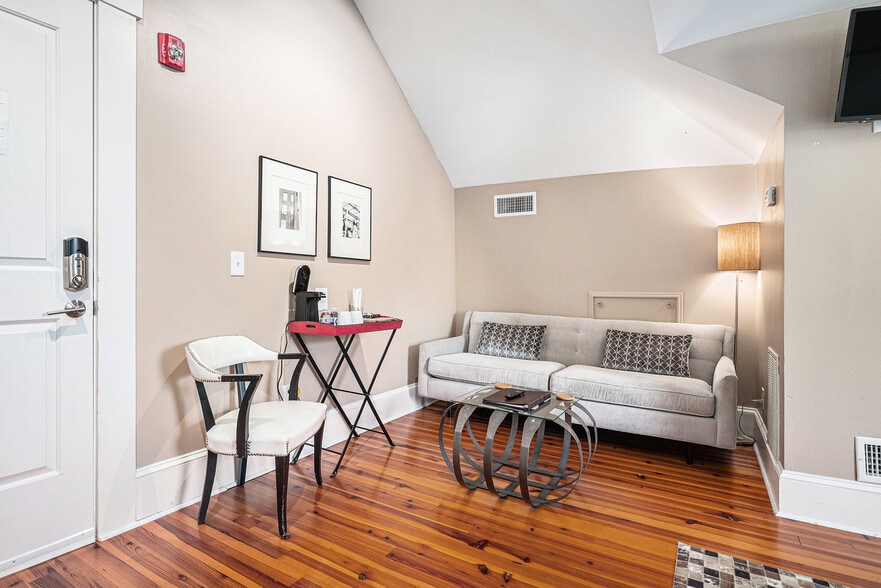 More Photos Of 410 E Church St, Monroe Hospitality For Sale