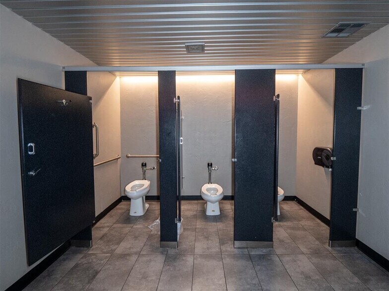 More Photos Of 1110 Stothers Ave, Seminole Theater Concert Hall For Sale