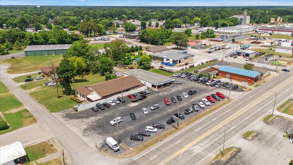 More Photos Of 201 E Carroll St, Tullahoma Auto Dealership For Sale