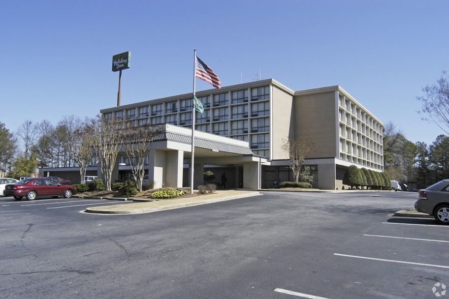 More Photos Of 6288 Old Dixie Hwy, Jonesboro Hotel For Sale