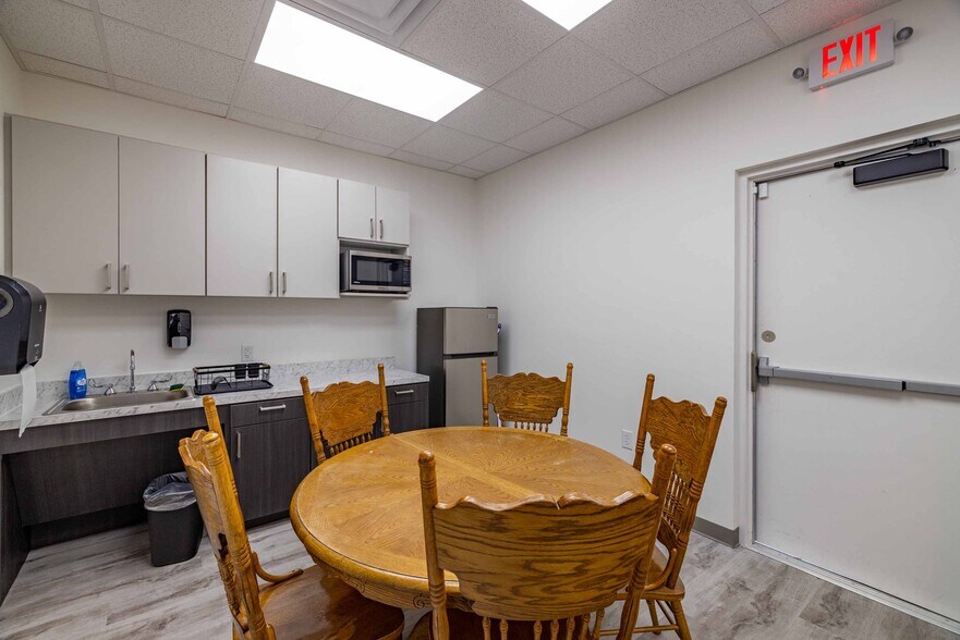 More Photos Of 27511 W IH-10, Boerne Medical For Lease