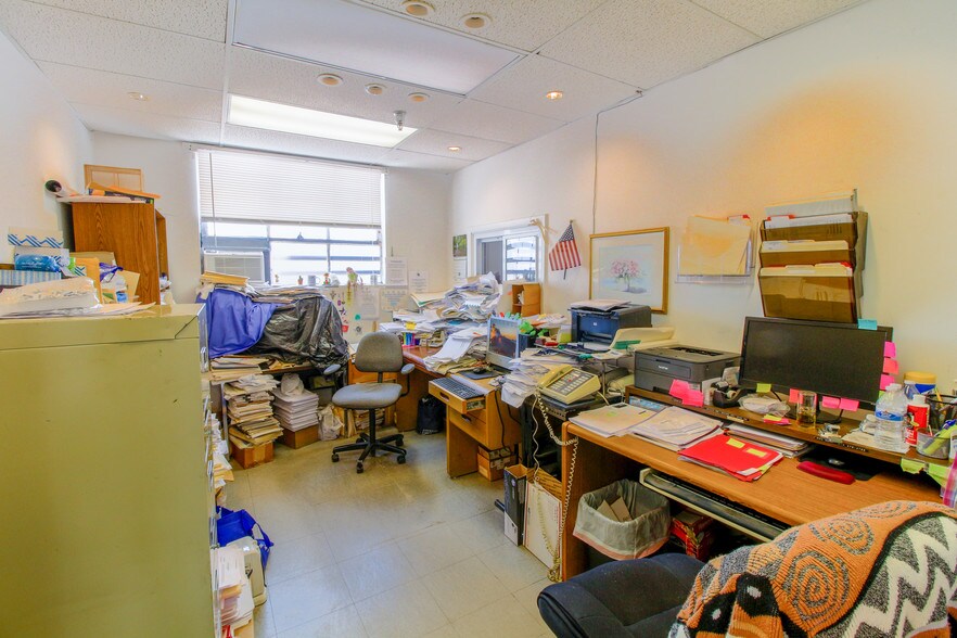 More Photos Of 620-626 Franklin Ave, Essex Warehouse For Sale
