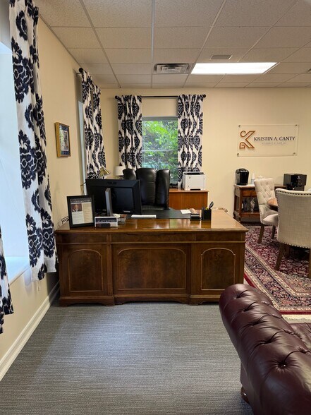 More Photos Of 7 Cedar St, Ramsey Office For Lease