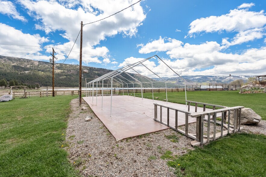 More Photos Of 17460 County Road 501, Bayfield Restaurant For Lease