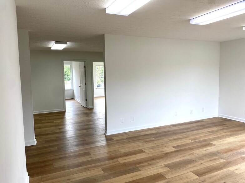 More Photos Of 8912 Stone Green Way, Louisville Office For Lease