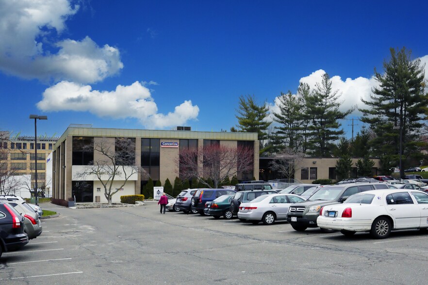Primary Photo Of 15 Commerce Rd, Stamford Medical For Lease