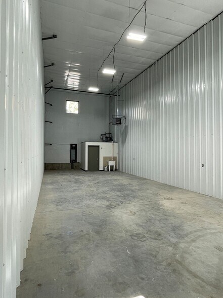 More Photos Of 100 South Satellite Rd, South Windsor Warehouse For Lease