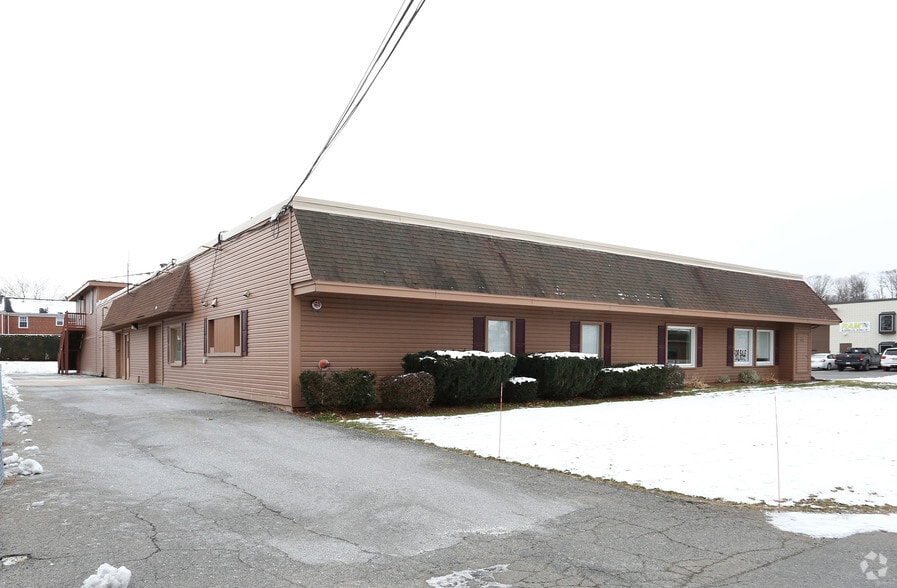 More Photos Of 63 Myron St, West Springfield Freestanding For Lease