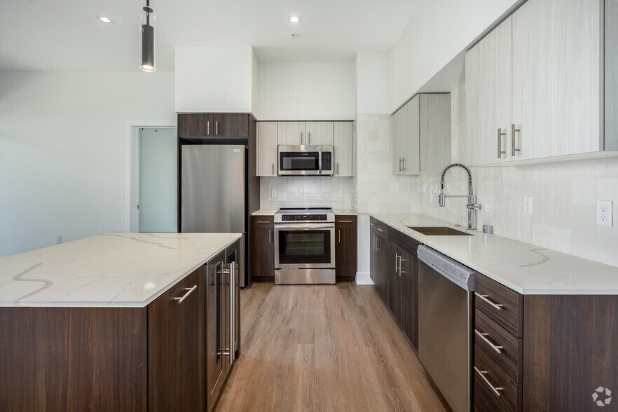 More Photos Of 1600 Broadway, Sacramento Apartments For Lease