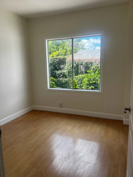 More Photos Of 931 N La Cienega Blvd, Los Angeles Storefront Retail Office For Lease