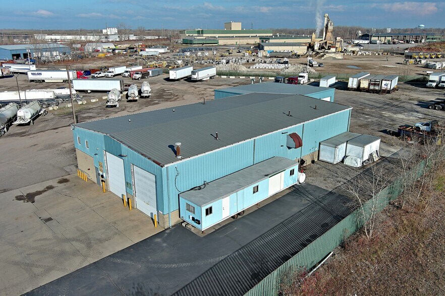 More Photos Of 70 N Gates Ave, Buffalo Truck Terminal For Lease