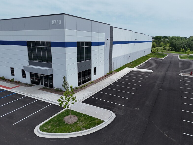 More Photos Of 8719 Mississippi St, Merrillville Distribution For Lease