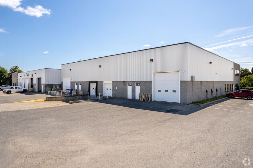 More Photos Of 330-364 Rue Joseph-Carrier, Vaudreuil-dorion Office For Lease