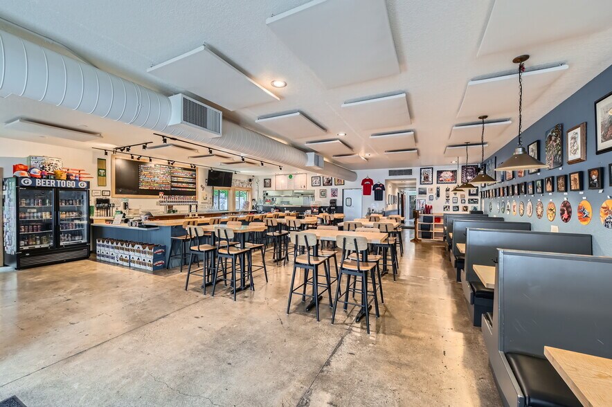 More Photos Of 4343 SE Hawthorne Blvd, Portland Restaurant For Sale