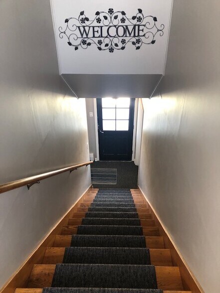 More Photos Of 314 4th St, Riverdale Hotel For Sale