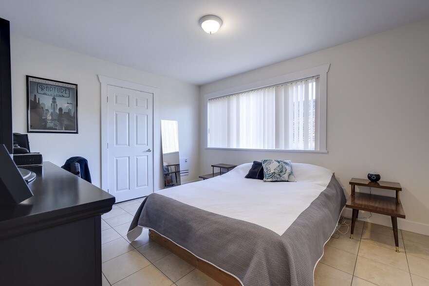 More Photos Of 9103 Glover Rd, Langley Storefront Retail Residential For Lease