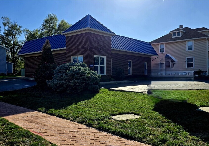 Primary Photo Of 100 W National Rd, Englewood Medical For Sale