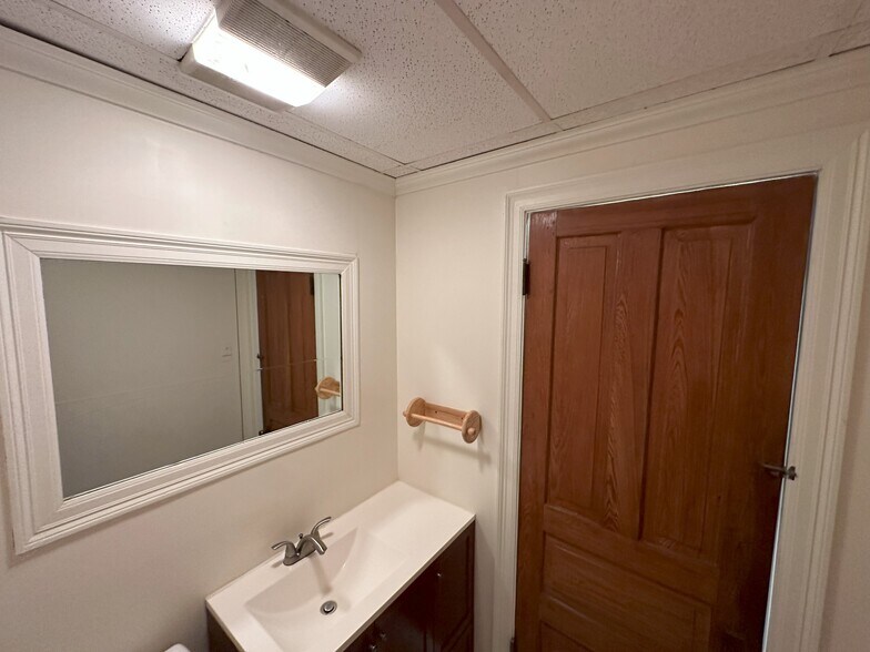 More Photos Of , Baton Rouge Office For Sale