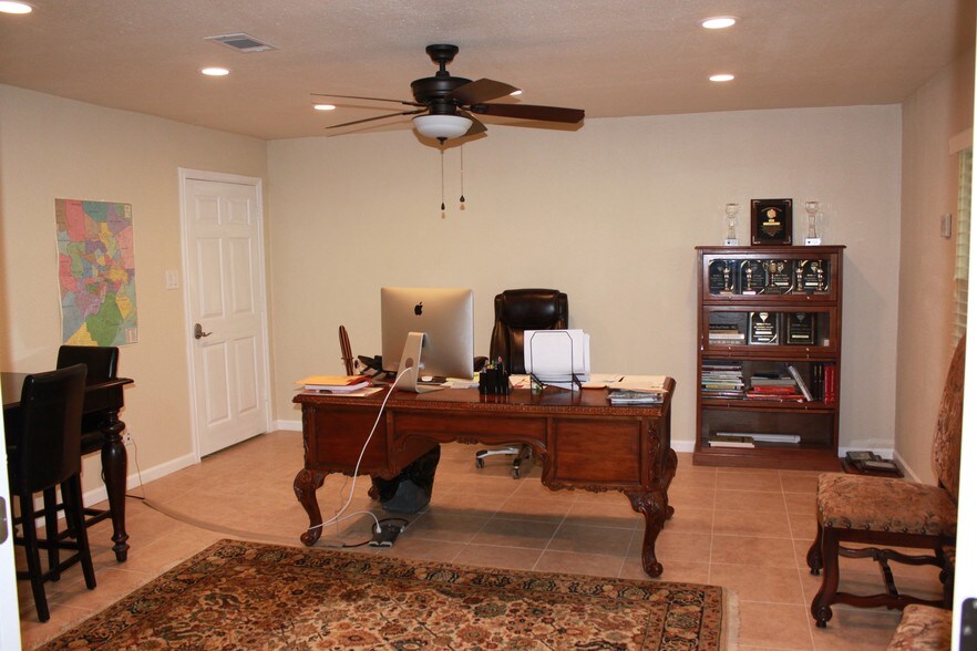 More Photos Of 16607 Mueschke Rd, Cypress Office Residential For Sale