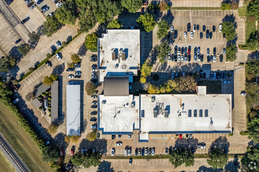 More Photos Of 1701 N Collins Blvd, Richardson Office For Lease