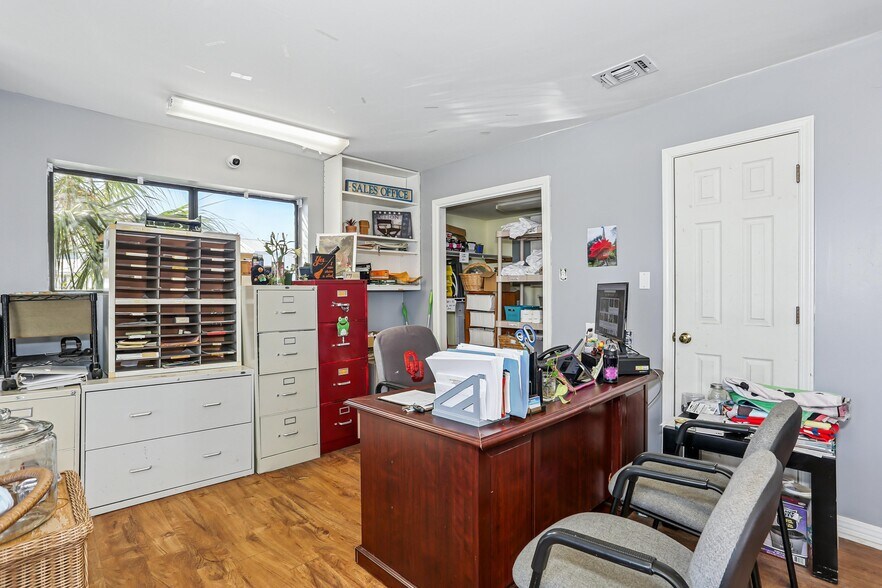 More Photos Of 8460 Gulf Blvd, Navarre Freestanding For Sale