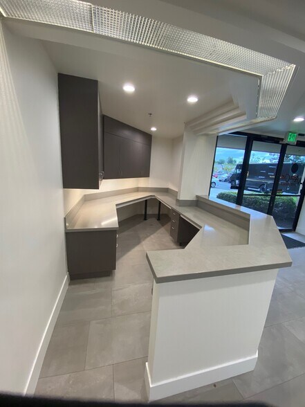 More Photos Of 23293 S Pointe Dr, Laguna Hills Medical For Lease