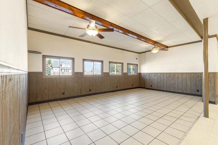 More Photos Of 2703 S Chicago Ave, South Milwaukee General Retail For Sale