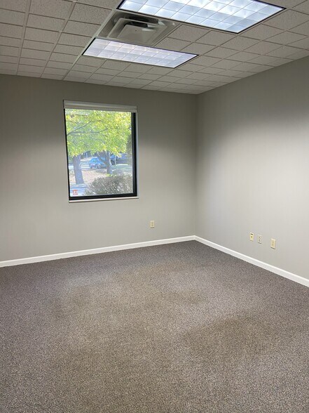 More Photos Of 4525 Trousdale Dr, Nashville Office For Sale