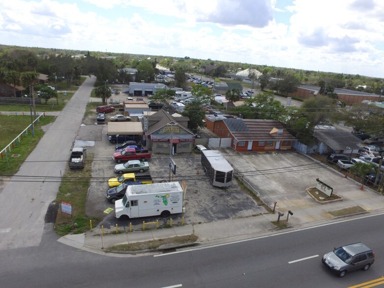 More Photos Of 2005 Aurora Rd, Melbourne Auto Dealership For Lease