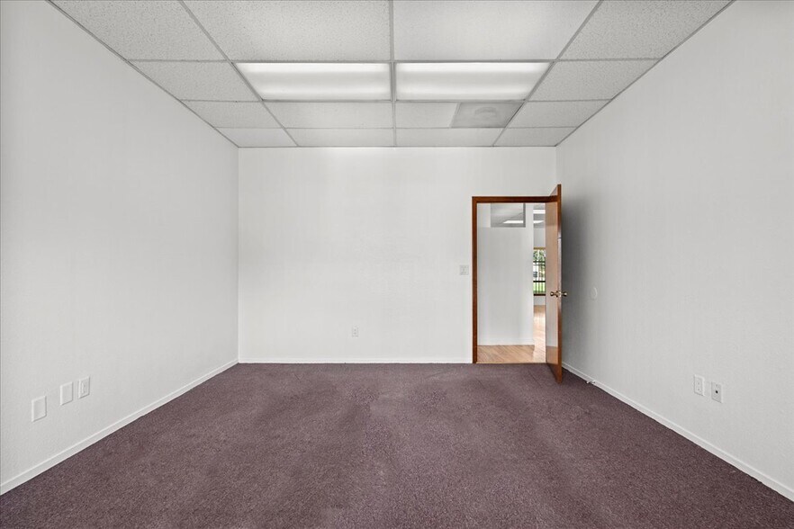More Photos Of 1811 Grand Canal Blvd, Stockton Office For Lease