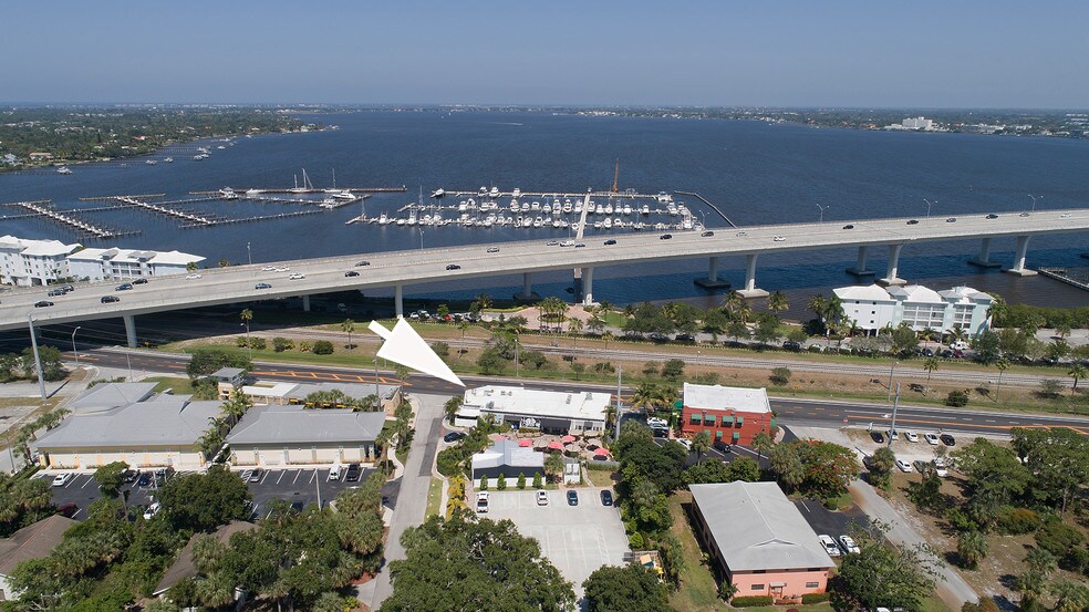 More Photos Of 514 NW Dixie Hwy, Stuart Restaurant For Sale