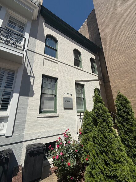 Primary Photo Of 705 Prince St, Alexandria Office For Lease