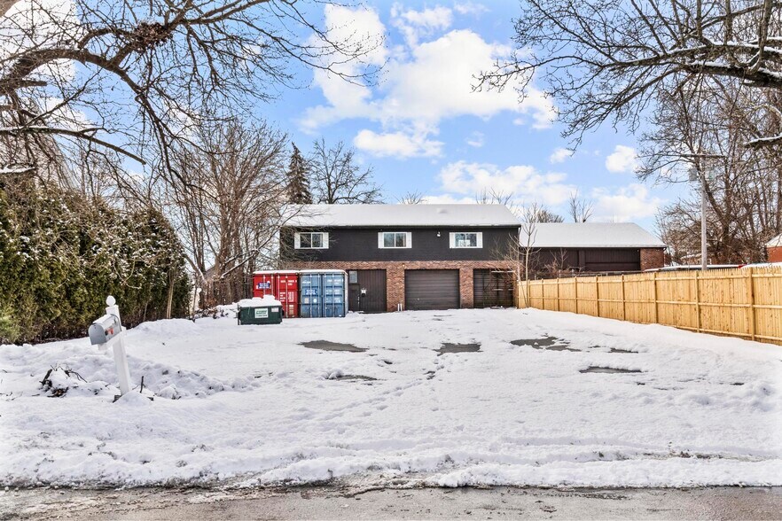 Primary Photo Of 62 Newton Ave, Plainville Auto Repair For Lease