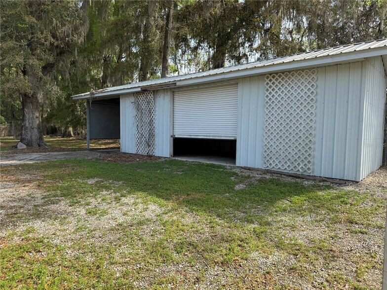 More Photos Of 419 SE 6th St, Williston Warehouse For Lease