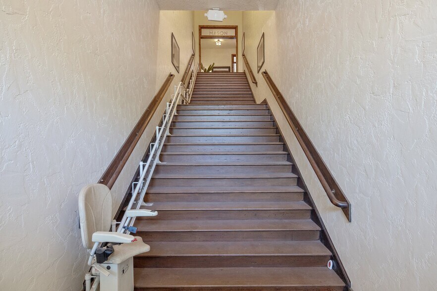 More Photos Of 128 S E St, Exeter Storefront For Sale